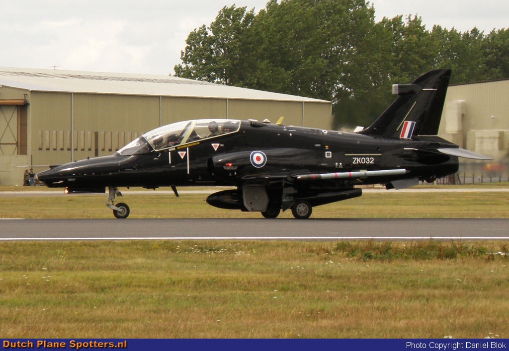 ZK032 BAe Hawk T2 MIL - British Royal Air Force by Daniel Blok