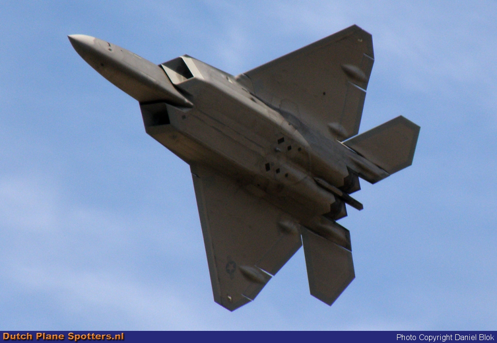 06-4126 Lockheed F-22 Raptor MIL - US Air Force by Daniel Blok
