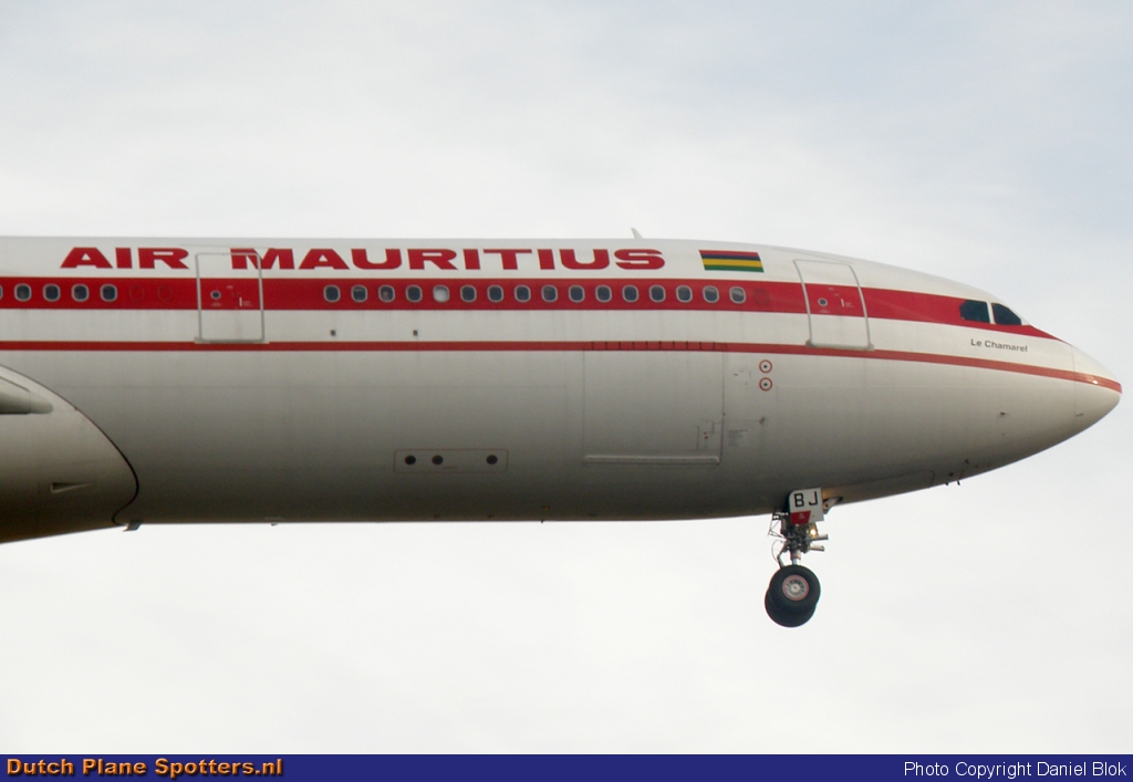 3B-NBJ Airbus A340-300 Air Mauritius by Daniel Blok