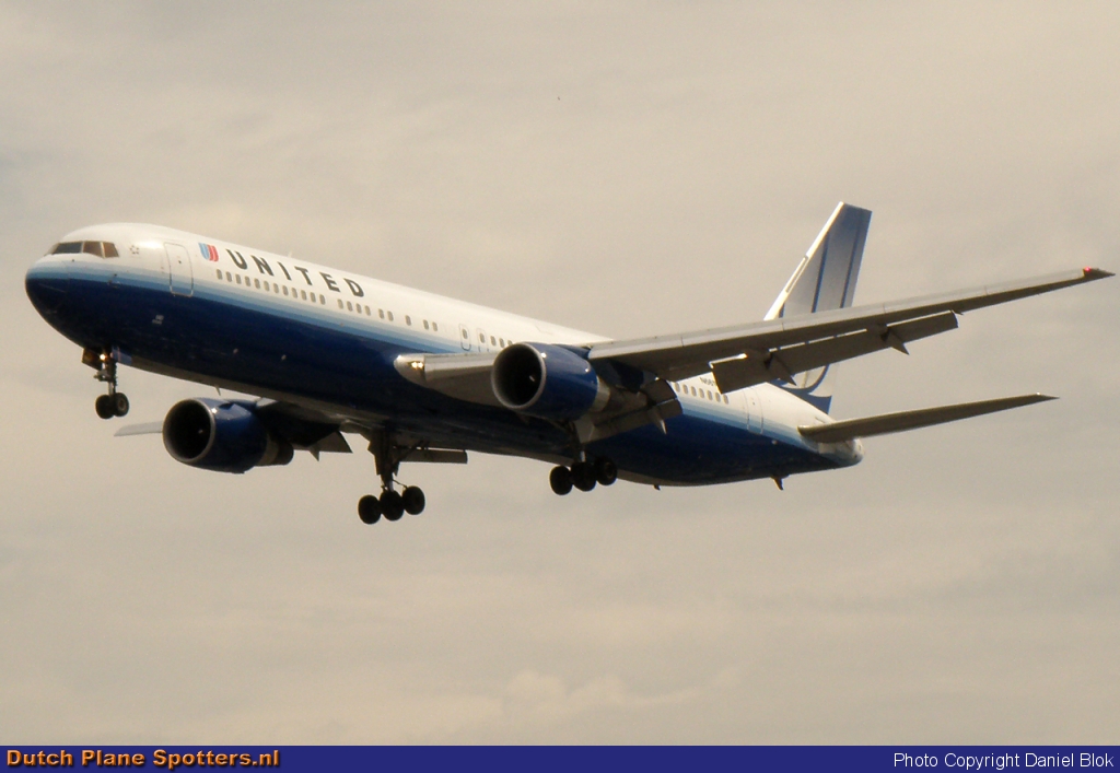 N661UA Boeing 767-300 United Airlines by Daniel Blok