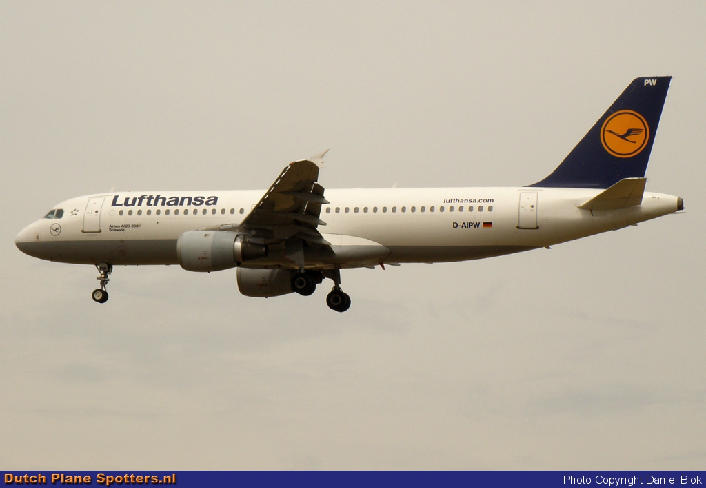 D-AIPW Airbus A320 Lufthansa by Daniel Blok