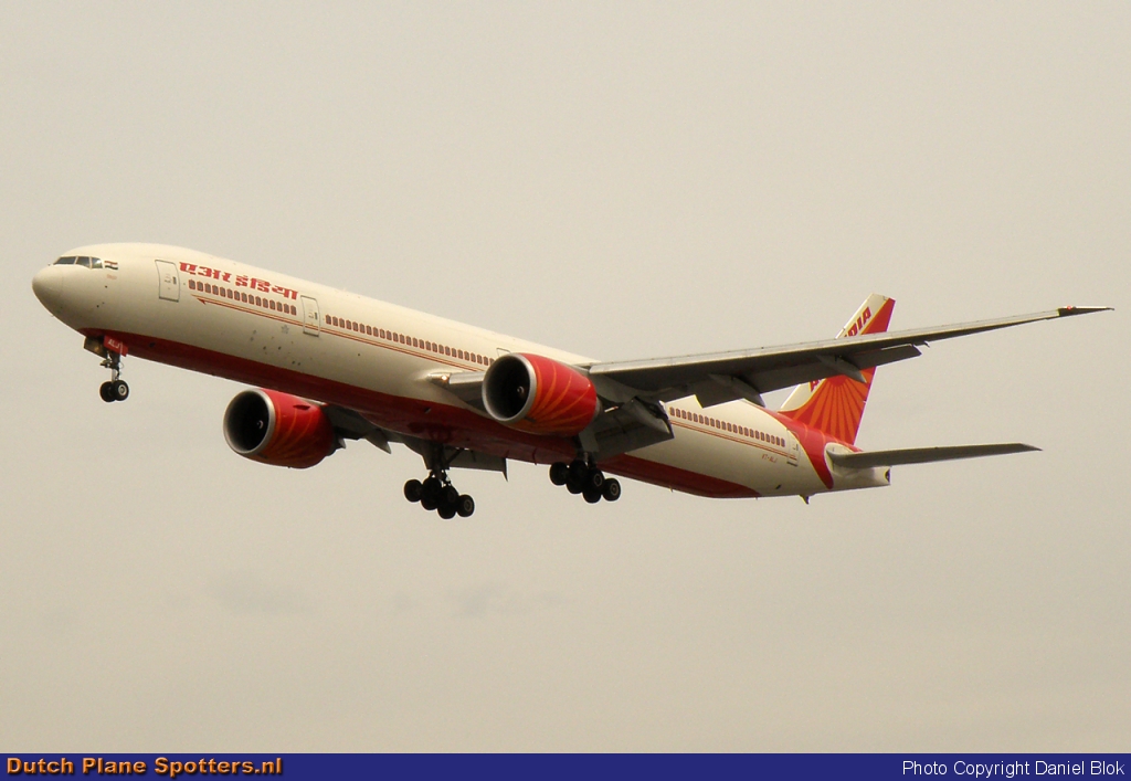 VT-ALJ Boeing 777-300 Air India by Daniel Blok