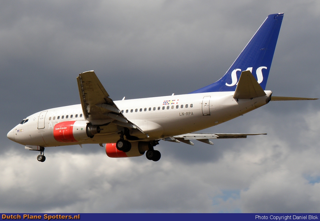 LN-RPA Boeing 737-600 SAS Scandinavian Airlines by Daniel Blok