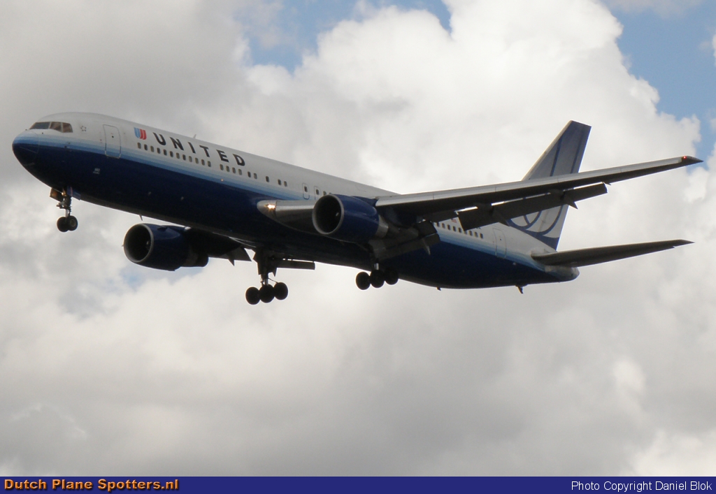 N663UA Boeing 767-300 United Airlines by Daniel Blok