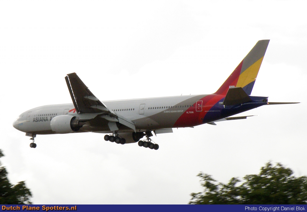HL7596 Boeing 777-200 Asiana Airlines by Daniel Blok