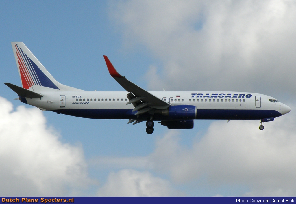 EI-EDZ Boeing 737-800 Transaero by Daniel Blok