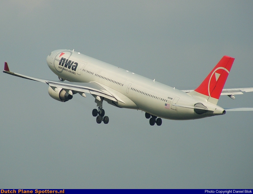 N810NW Airbus A330-300 Northwest Airlines by Daniel Blok
