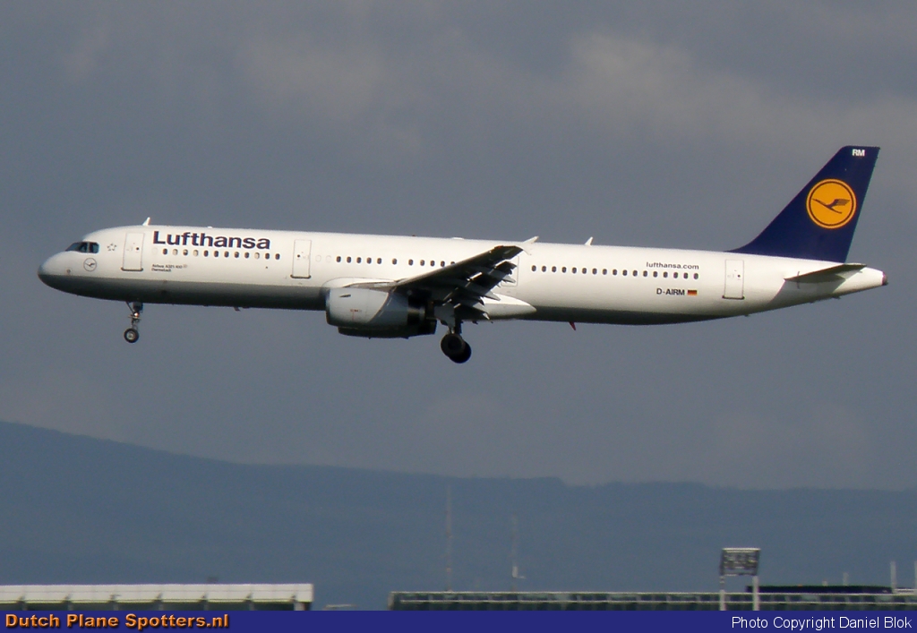 D-AIRM Airbus A321 Lufthansa by Daniel Blok