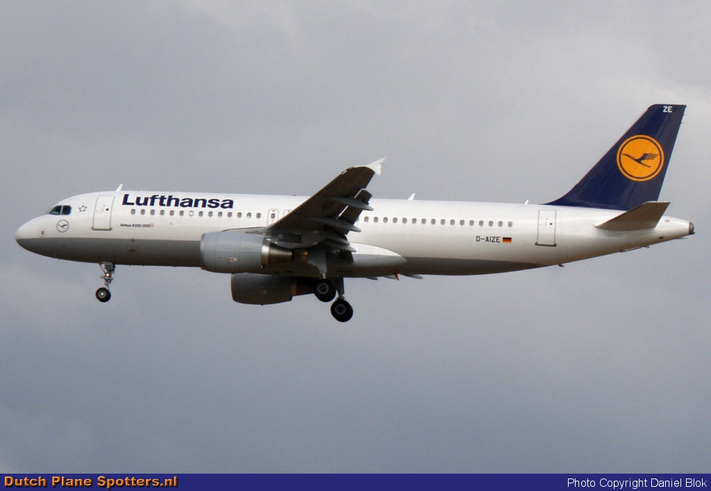 D-AIZE Airbus A320 Lufthansa by Daniel Blok