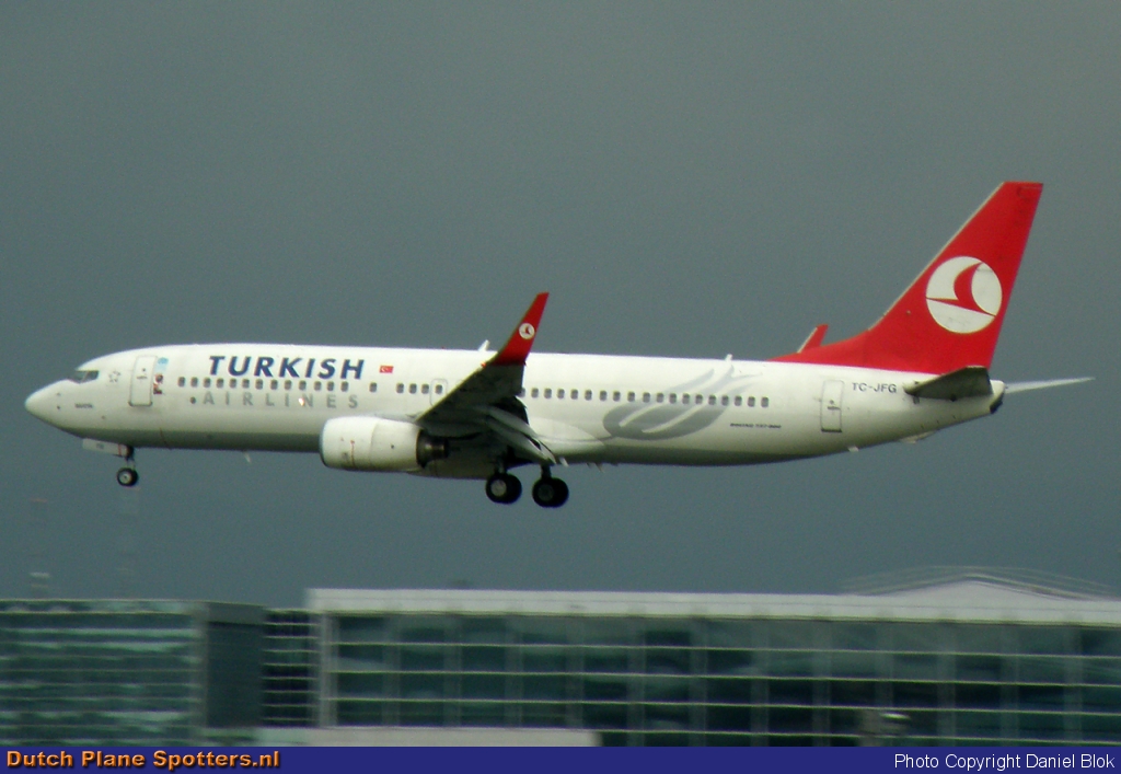 TC-JFG Boeing 737-800 Turkish Airlines by Daniel Blok