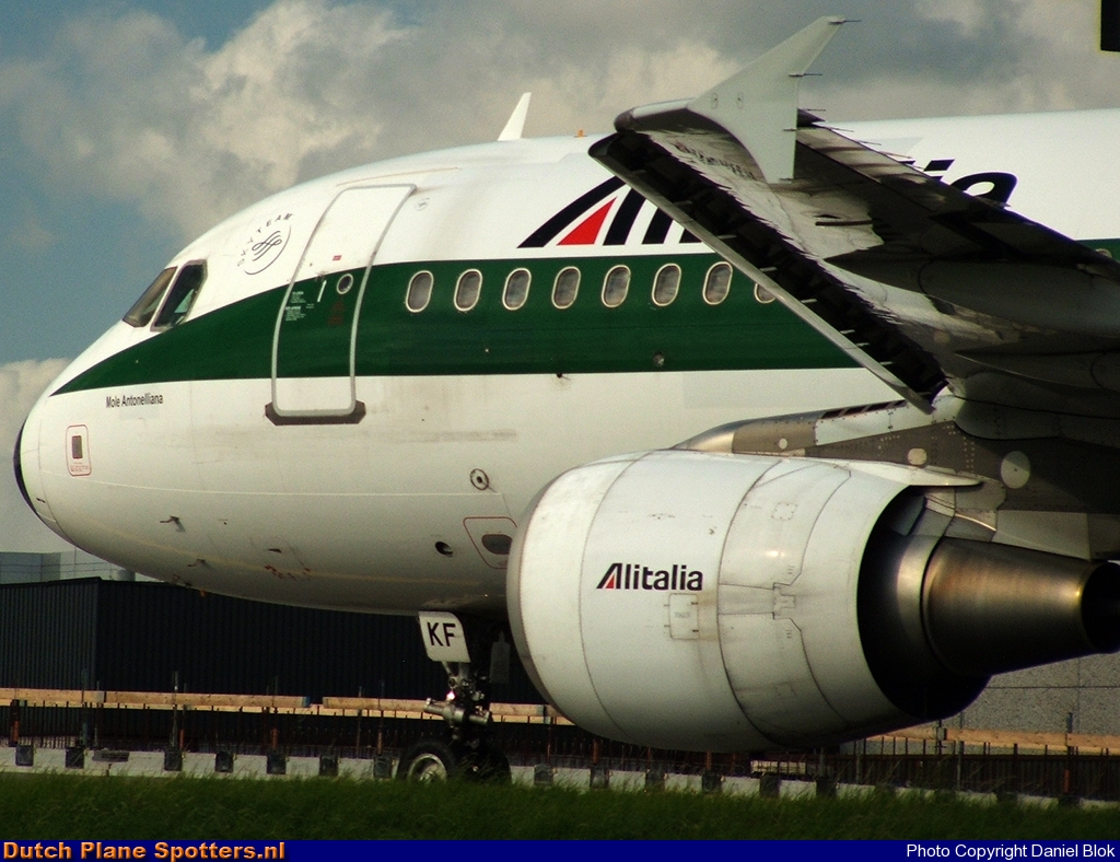 I-BIKF Airbus A320 Alitalia by Daniel Blok