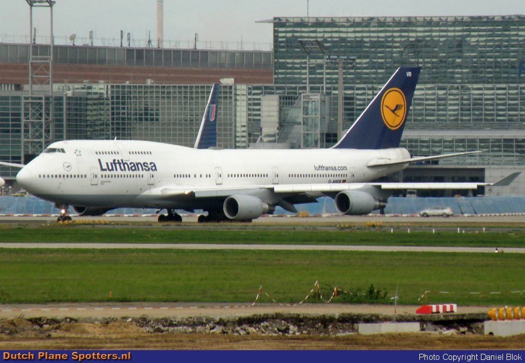 D-ARVR Boeing 747-400 Lufthansa by Daniel Blok