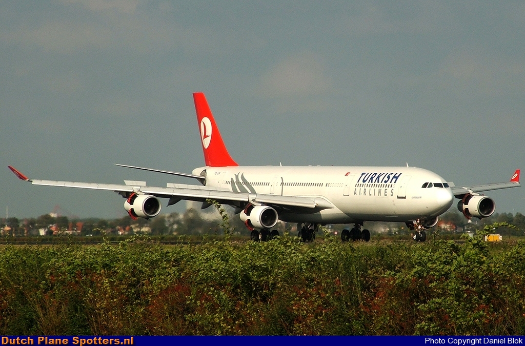 TC-JDK Airbus A340-300 Turkish Airlines by Daniel Blok