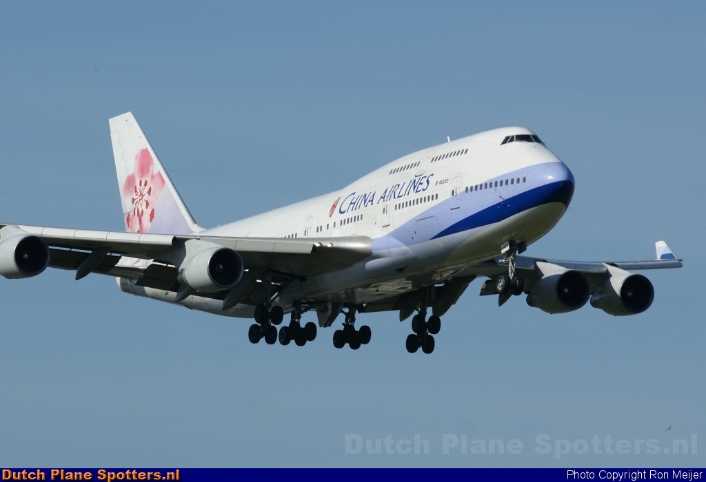 B-18202 Boeing 747-400 China Airlines by Ron Meijer