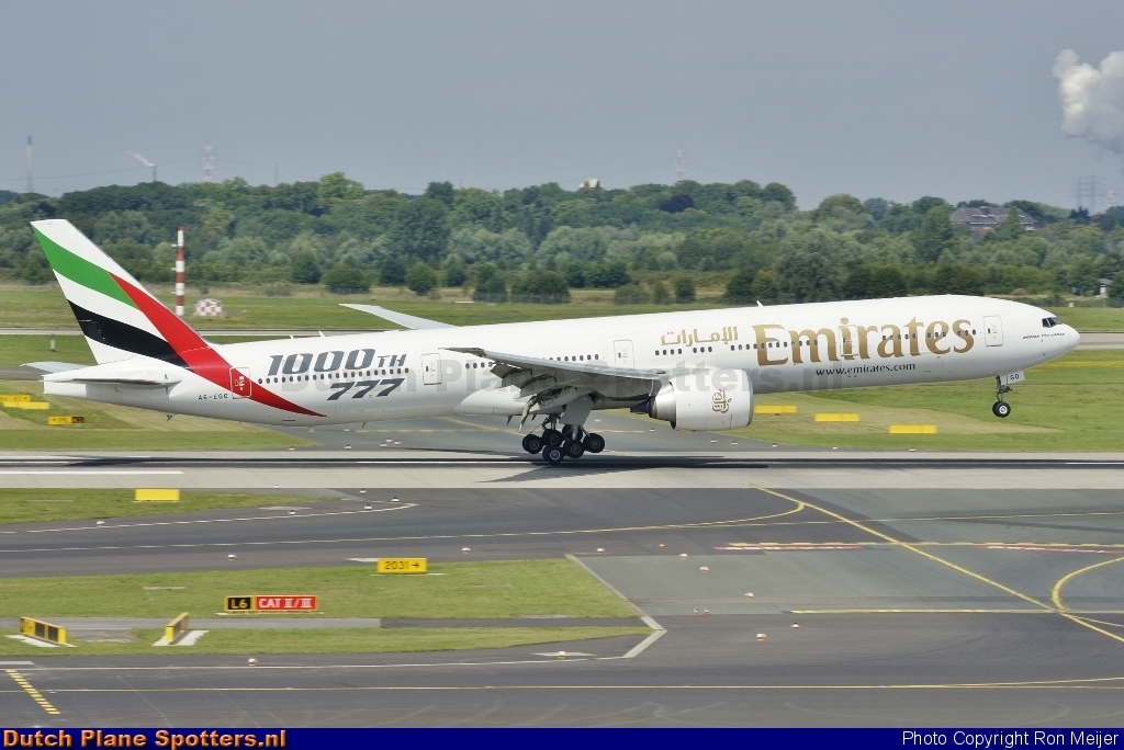 A6-EGO Boeing 777-300 Emirates by Ron Meijer