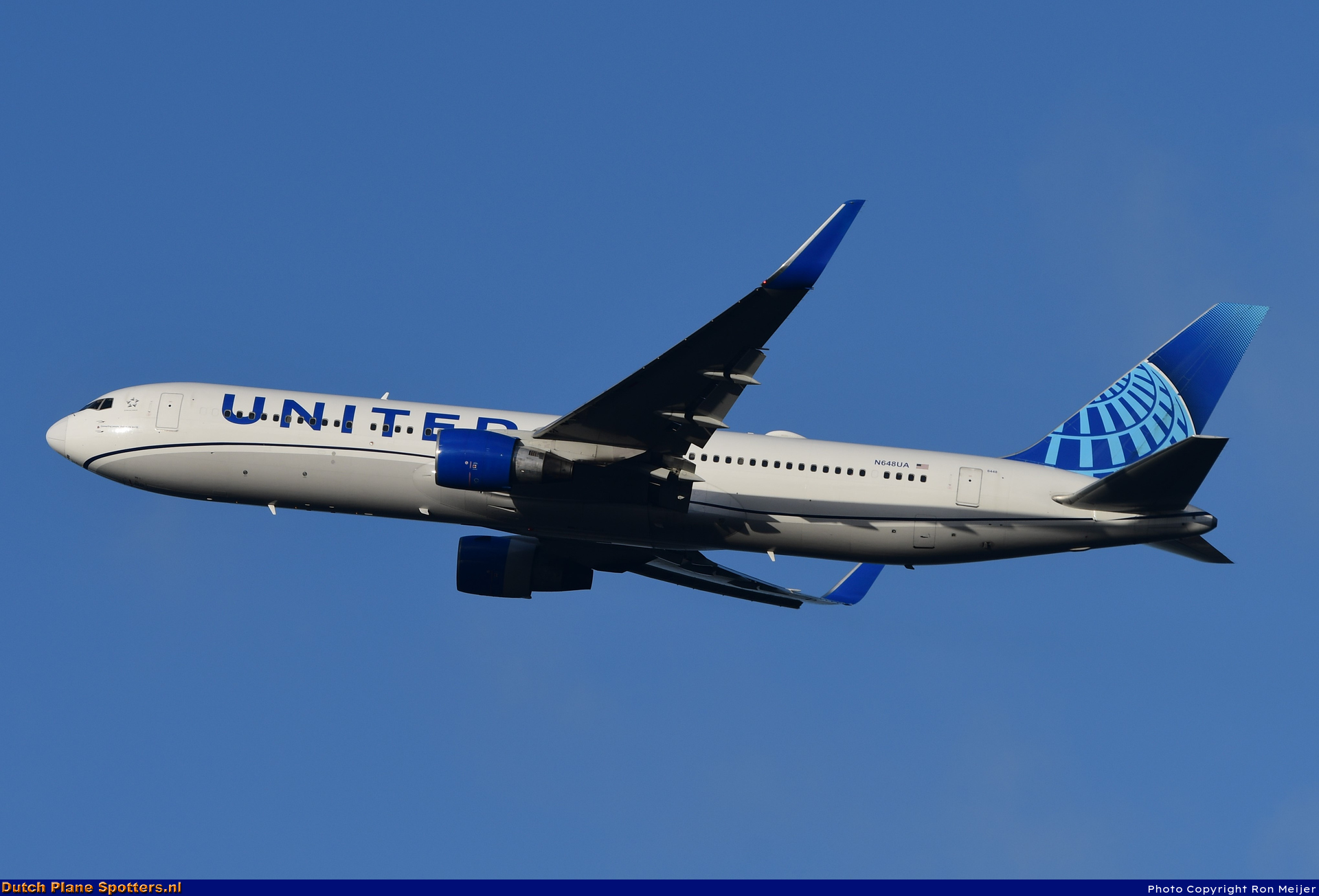 N648UA Boeing 767-300 United Airlines by Ron Meijer