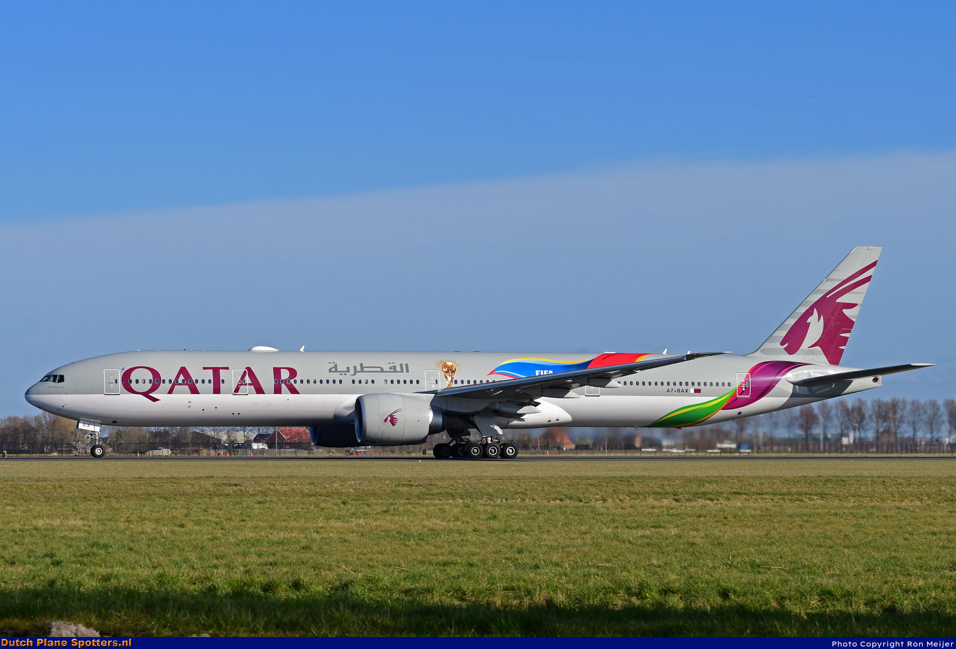 A7-BAX Boeing 777-300 Qatar Airways by Ron Meijer