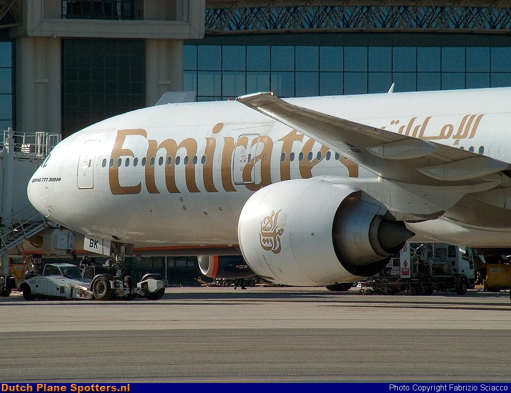 A6-EKB Boeing 777-300 Emirates by Fabrizio Sciacco