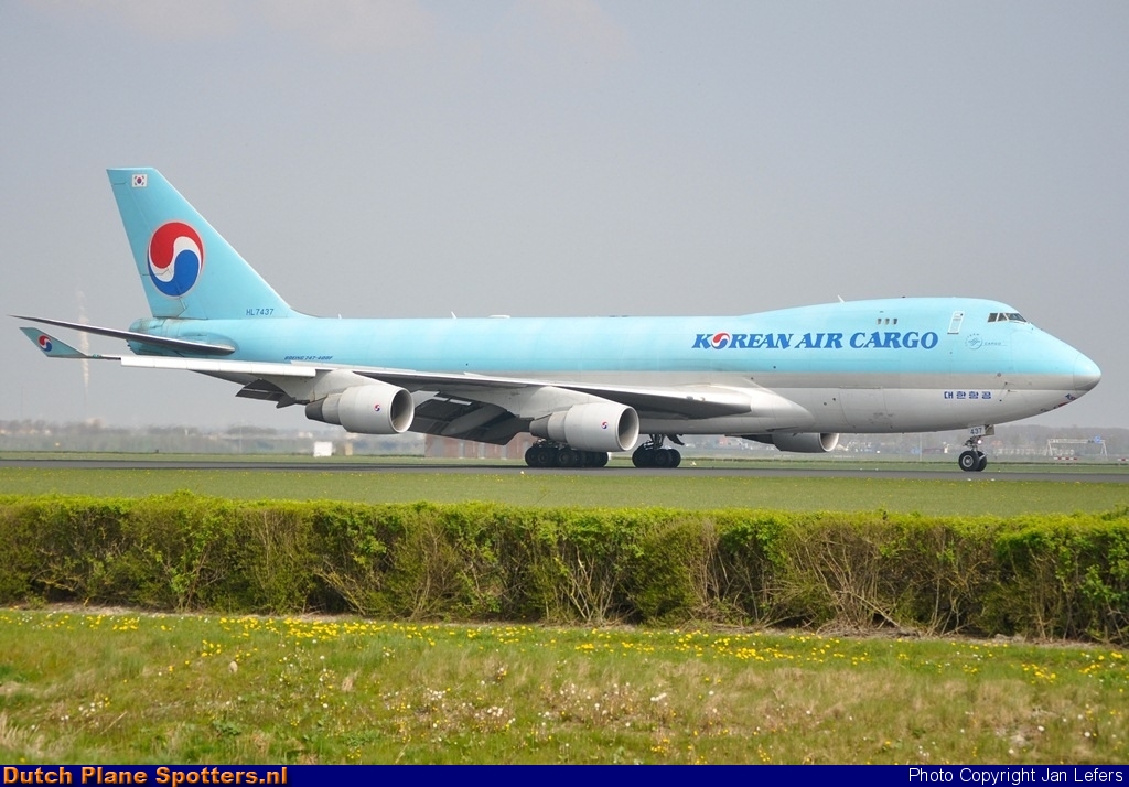 HL7437 Boeing 747-400 Korean Air Cargo by Jan Lefers