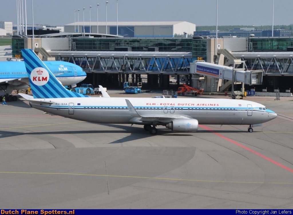 PH-BXA Boeing 737-800 KLM Royal Dutch Airlines by Jan Lefers