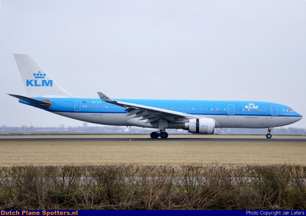 PH-AOI Airbus A330-200 KLM Royal Dutch Airlines by Jan Lefers