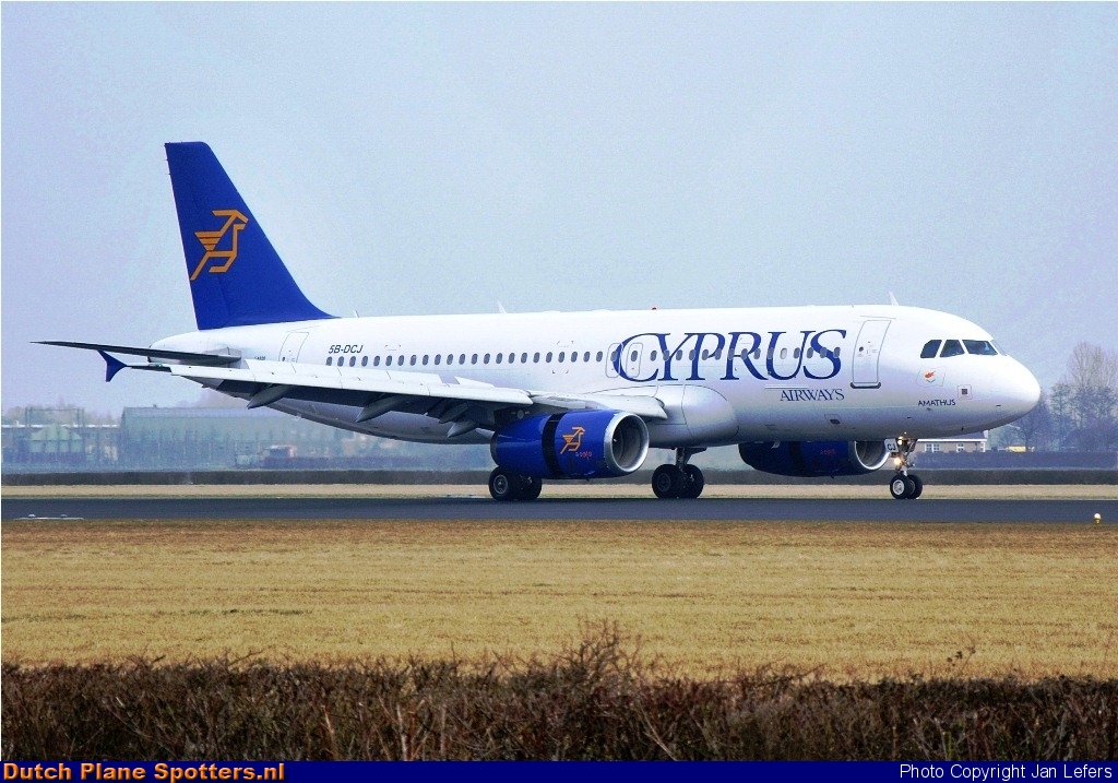 5B-DCJ Airbus A320 Cyprus Airways by Jan Lefers