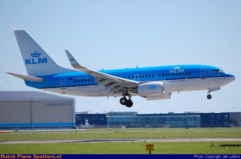 PH-BGE Boeing 737-700 KLM Royal Dutch Airlines by Jan Lefers