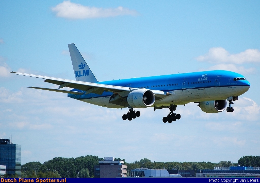 PH-BQK Boeing 777-200 KLM Royal Dutch Airlines by Jan Lefers