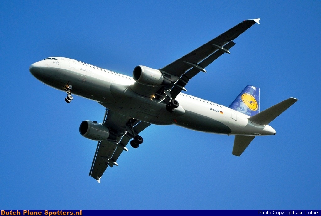 D-AIQN Airbus A320 Lufthansa by Jan Lefers