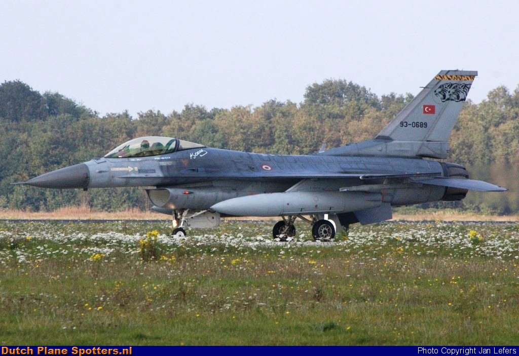 93-0689 General Dynamics F-16 Fighting Falcon MIL - Turkish Air Force by Jan Lefers