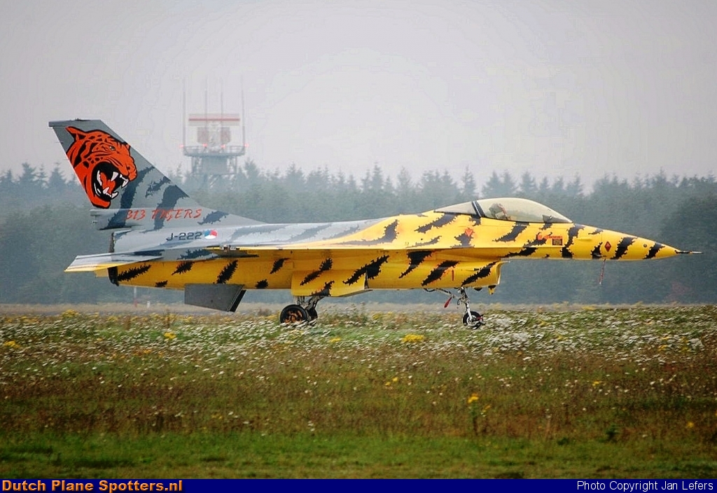 J-222 General Dynamics F-16 Fighting Falcon MIL - Dutch Royal Air Force by Jan Lefers