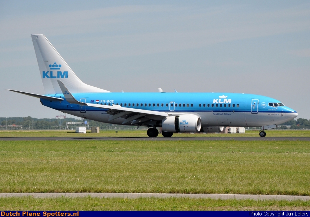 PH-BGE Boeing 737-700 KLM Royal Dutch Airlines by Jan Lefers