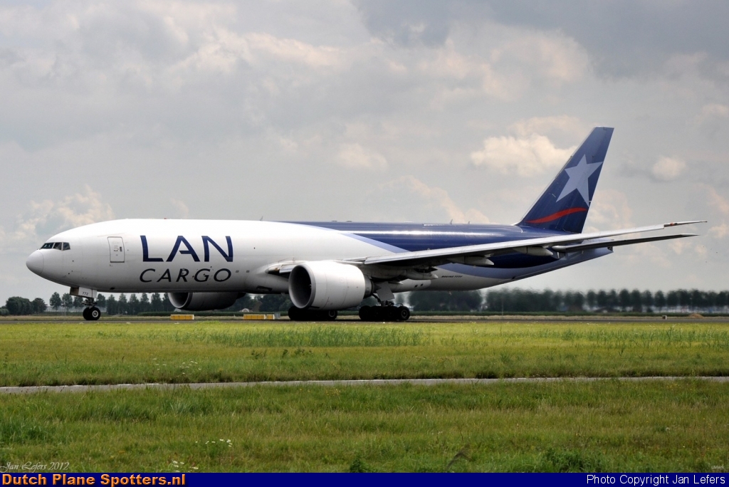 N772LA Boeing 777-F LAN Cargo by Jan Lefers