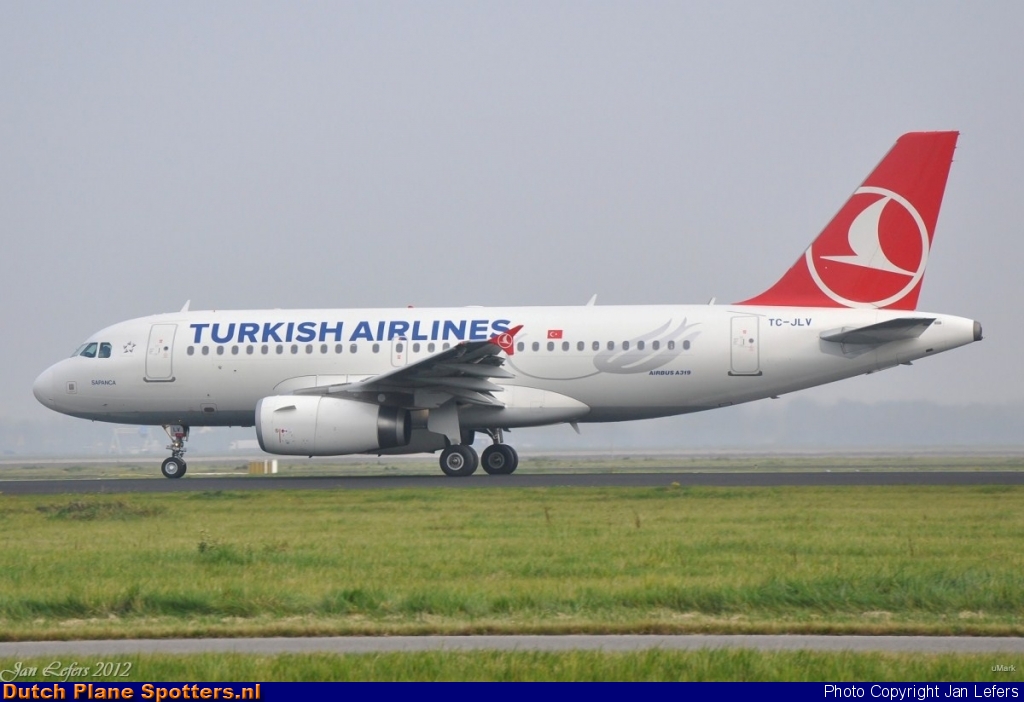 TC-JLV Airbus A319 Turkish Airlines by Jan Lefers
