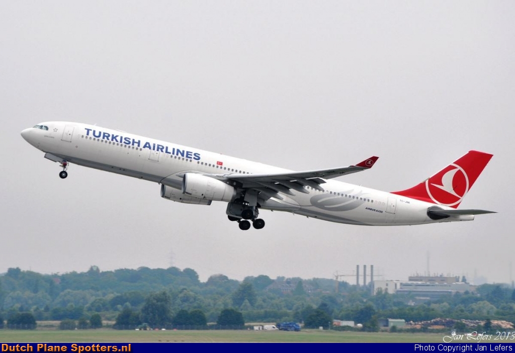 TC-JNK Airbus A330-300 Turkish Airlines by Jan Lefers