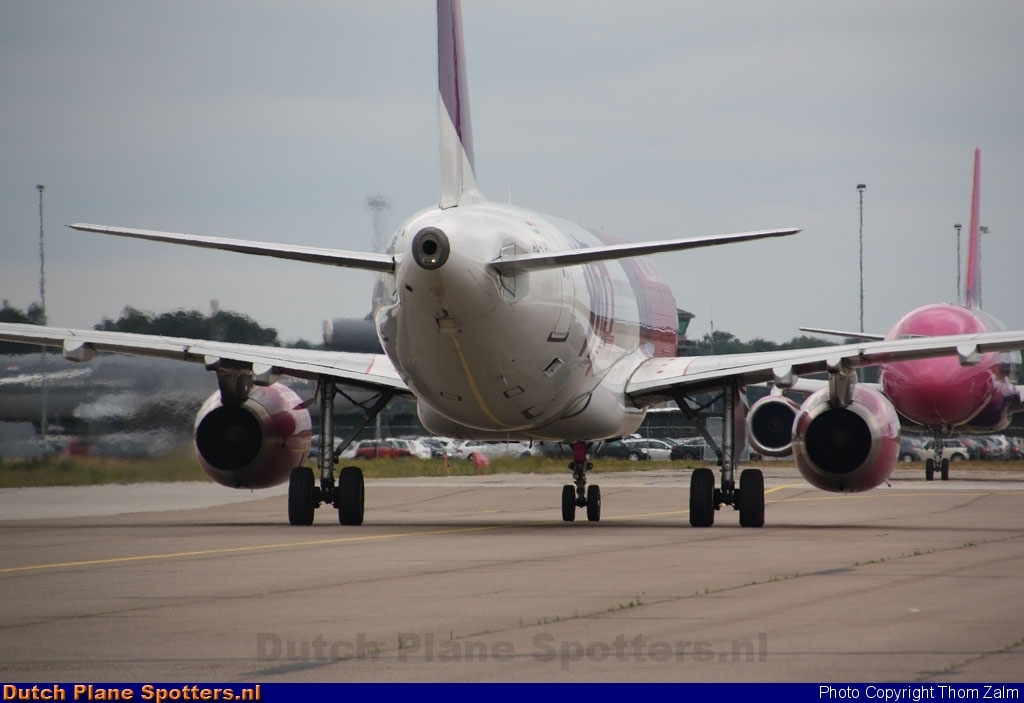 HA-LPO Airbus A320 Wizz Air by Thom Zalm
