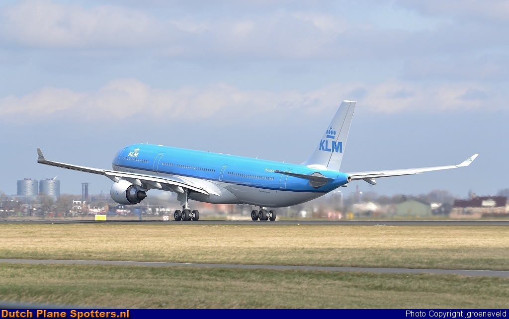 PH-AKA Airbus A330-300 KLM Royal Dutch Airlines by jgroeneveld