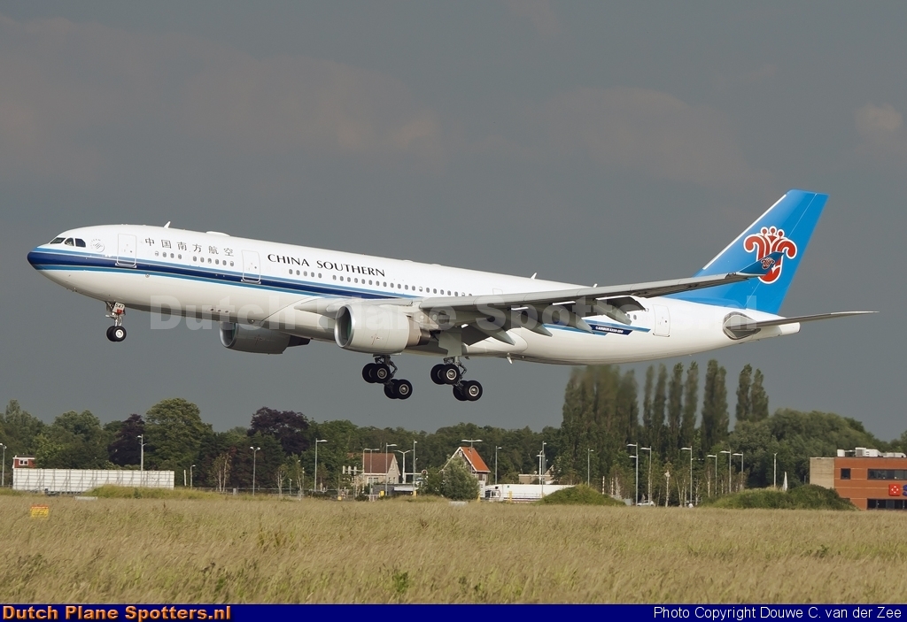 B-6542 Airbus A330-200 China Southern by Douwe C. van der Zee