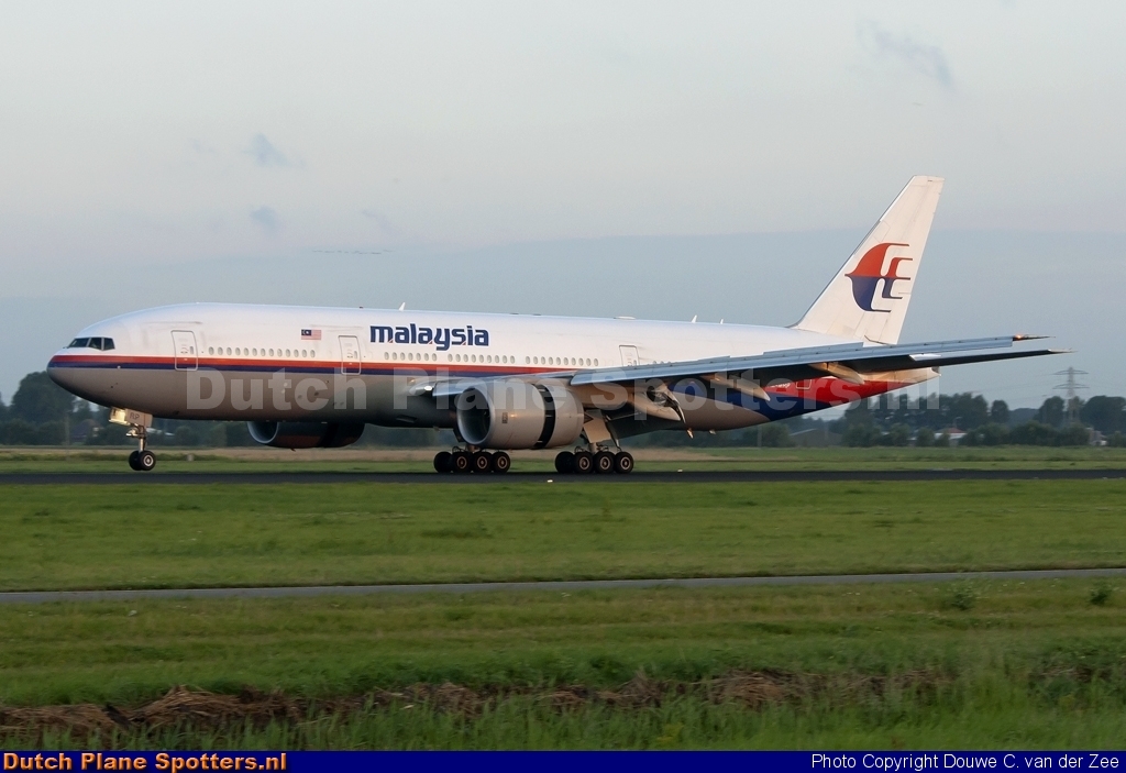 9M-MRP Boeing 777-200 Malaysia Airlines by Douwe C. van der Zee