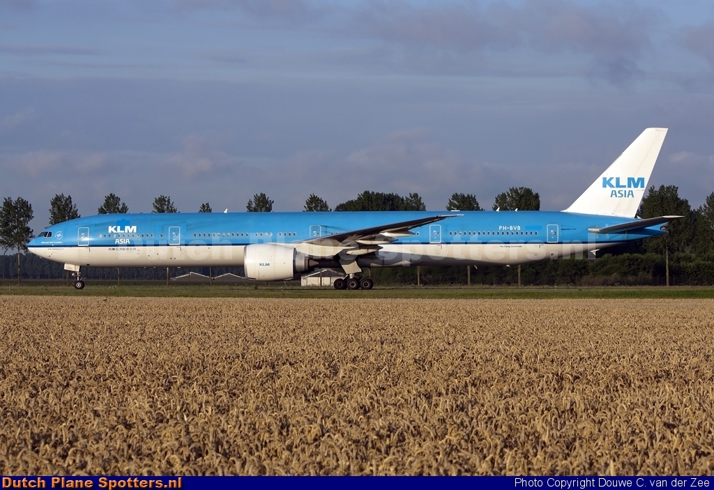 PH-BVB Boeing 777-300 KLM Royal Dutch Airlines by Douwe C. van der Zee
