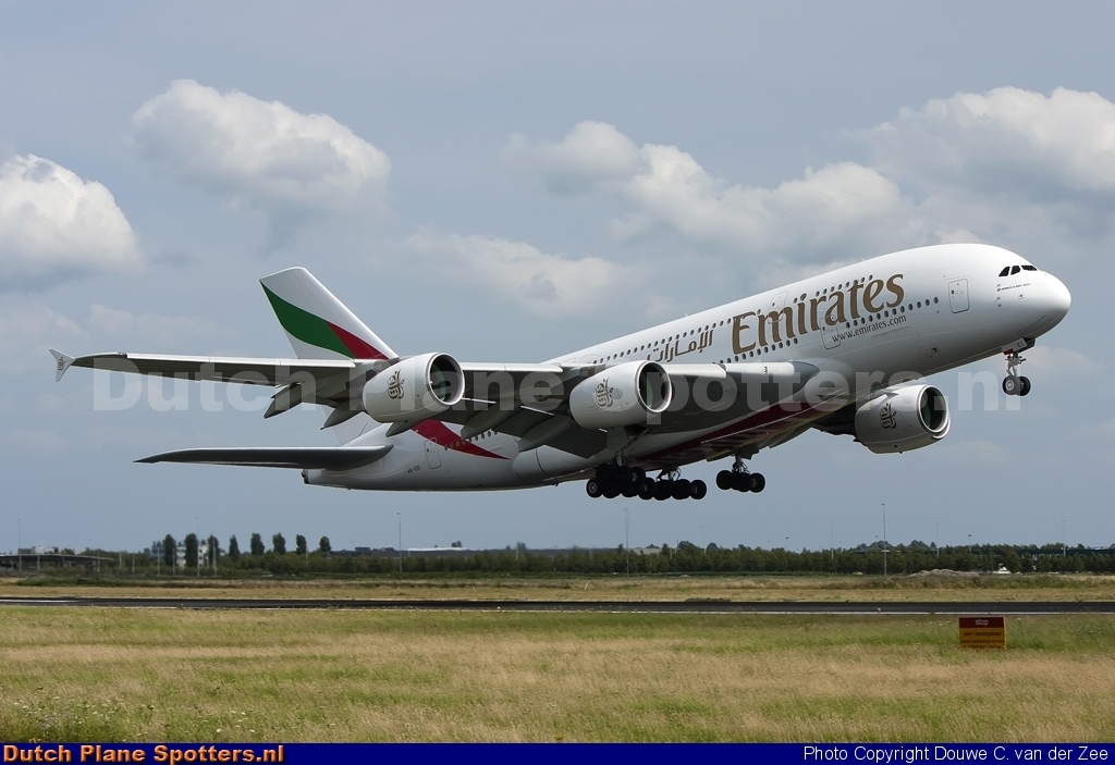 A6-EEI Airbus A380-800 Emirates by Douwe C. van der Zee