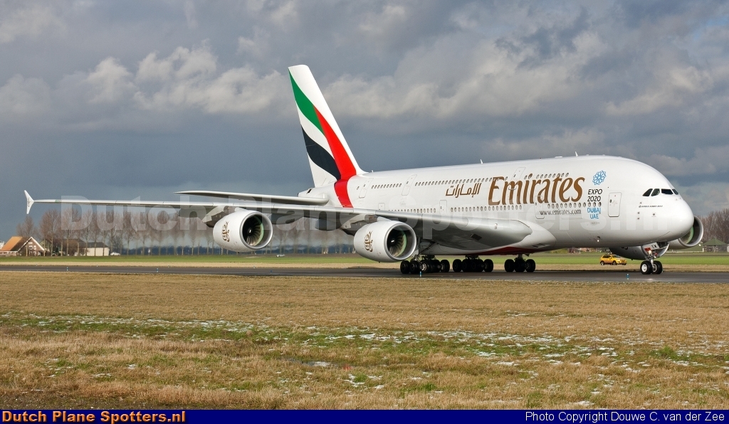 A6-EEW Airbus A380-800 Emirates by Douwe C. van der Zee