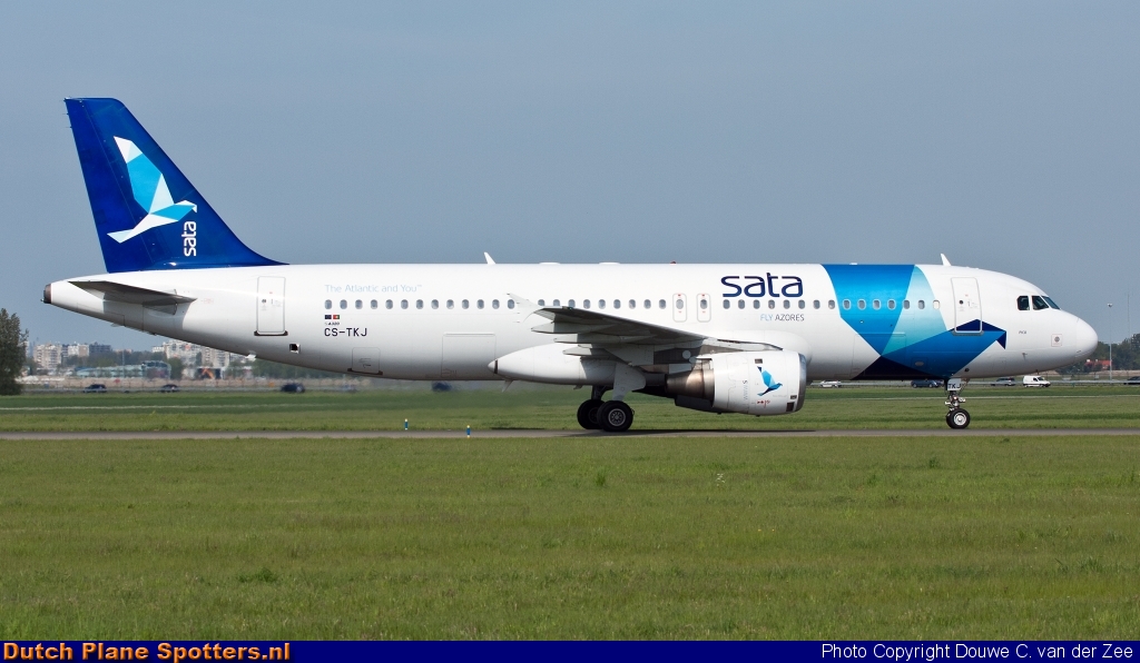 CS-TKJ Airbus A320 SATA International by Douwe C. van der Zee