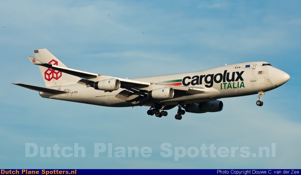 LX-YCV Boeing 747-400 Cargolux Italia by Douwe C. van der Zee