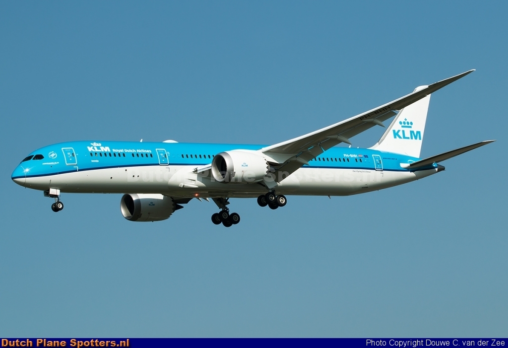PH-BHH Boeing 787-9 Dreamliner KLM Royal Dutch Airlines by Douwe C. van der Zee