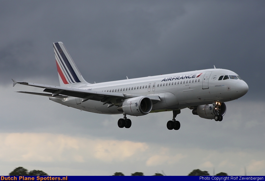 F-HBNG Airbus A320 Air France by Rolf Zevenbergen