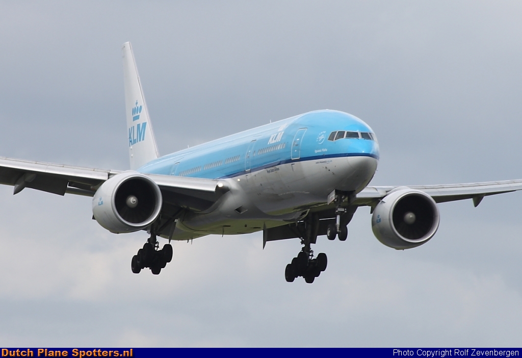 PH-BQI Boeing 777-200 KLM Royal Dutch Airlines by Rolf Zevenbergen
