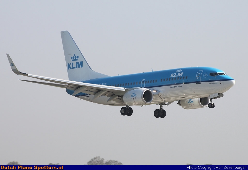 PH-BGM Boeing 737-700 KLM Royal Dutch Airlines by Rolf Zevenbergen