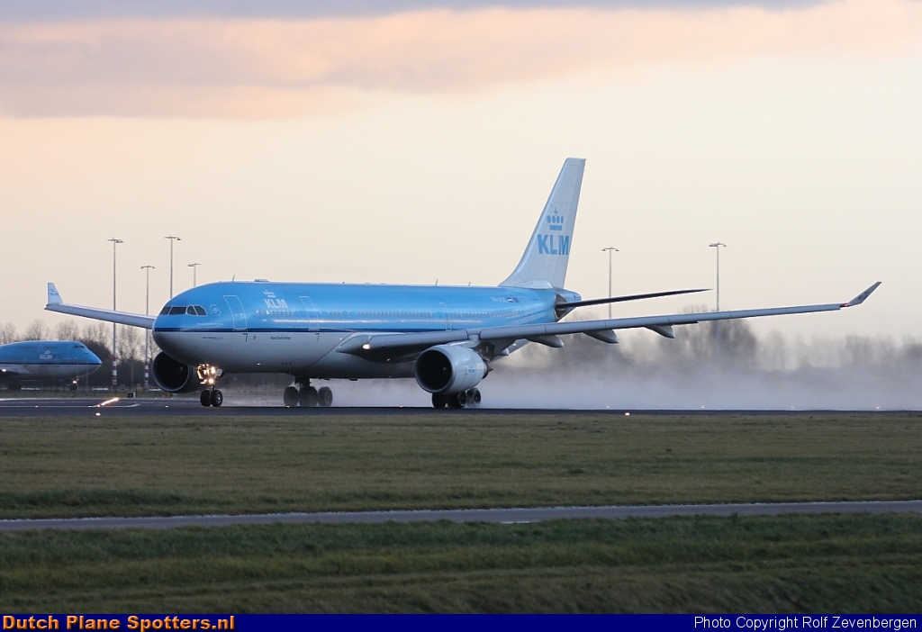 PH-AOC Airbus A330-200 KLM Royal Dutch Airlines by Rolf Zevenbergen