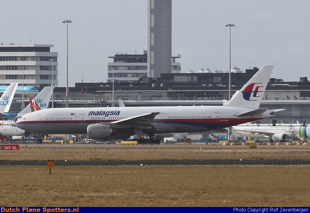 9M-MRO Boeing 777-200 Malaysia Airlines by Rolf Zevenbergen